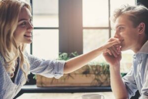Quelle est la psychologie derrière la différence d »âge dans les rencontres