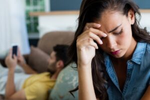 Comprendre le piège de la relation évitante anxieuse