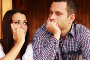 10 façons dont la pensée en noir et blanc affecte votre relation
