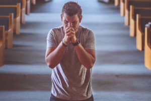 15 caractéristiques étonnantes d&rsquo;un homme pieux