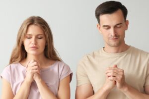 10 Conseils sur les relations chrétiennes pour les jeunes adultes