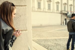 Le danger de parler à un ex pendant une relation
