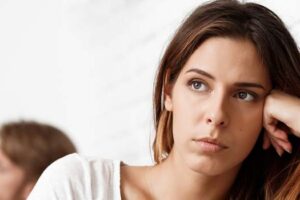 6 mauvaises relations que les couples pensent être acceptables