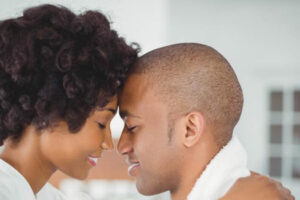 15 versets bibliques utiles sur la communication dans le mariage que tous les couples devraient savoir