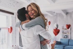 Intimité émotionnelle vs intimité physique : pourquoi nous avons besoin des deux