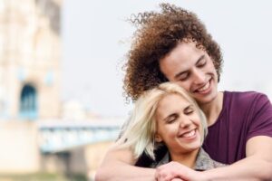 Comment garder l’étincelle vivante dans votre mariage : 10 conseils