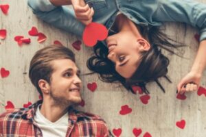 Choses romantiques à dire à votre petite amie : 79 messages sincères