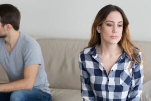 Pourquoi suis-je si rebuté par mon mari : 13 raisons possibles