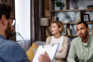 Ai-je besoin d’une thérapie pour ma relation ?  10 signes révélateurs