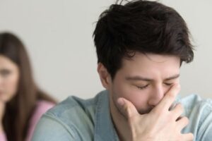 17 signes de culpabilité d&rsquo;un mari infidèle et comment y faire face