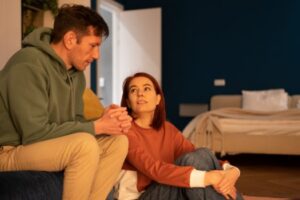 Troubles factices dans les relations : symptômes, causes et effets secondaires  Traitement