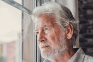 Trouble affectif saisonnier : symptômes, causes et effets secondaires  Comment traiter