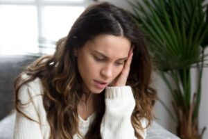 Comment arrêter de traquer votre ex en ligne : 11 stratégies concrètes