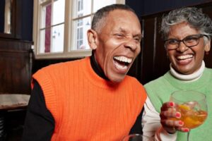 Les couples qui font cette seule chose sont plus heureux dans leurs relations – et vivent aussi plus longtemps