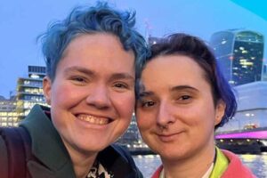Mon colocataire a emménagé. Trois mois plus tard, nous étions fiancés