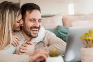 Comment être décontracté dans une relation : 17 façons saines