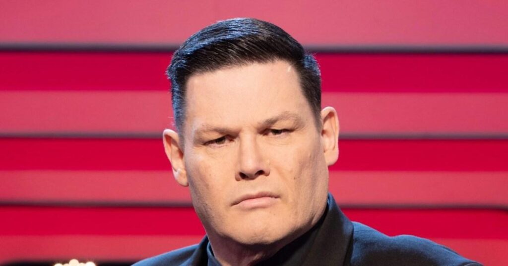 La star de Chase, Mark Labbett, fait des « fouilles » avec son ex après une séparation à cause de l'écart d'âge