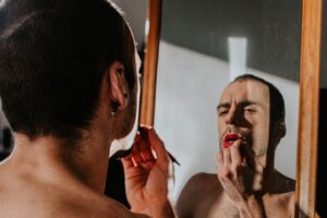 Je me sens coupable parce que je n'aime pas le travestissement de mon copain