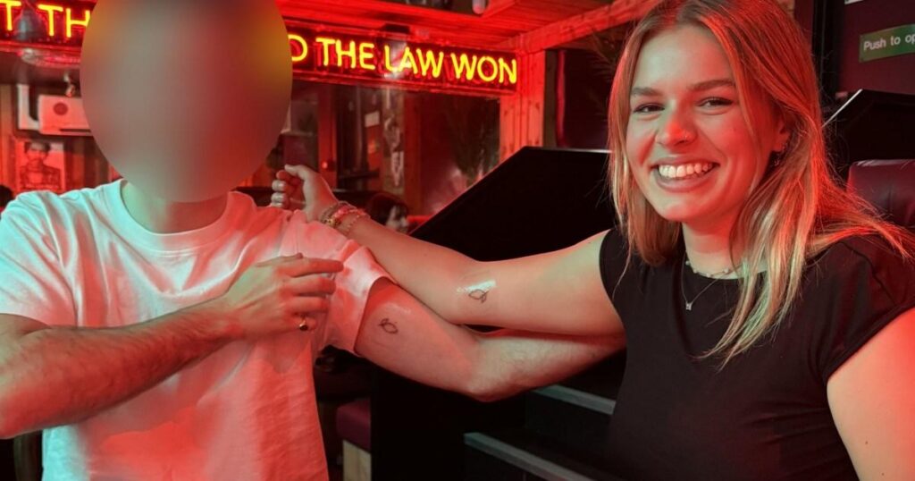 Nous nous sommes fait tatouer lors de notre premier rendez-vous – il m’a largué avant que je monte dans un avion pour le deuxième