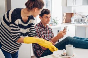 Vous vous disputez avec votre partenaire ? Voici probablement pourquoi – et comment y mettre fin
