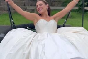 Mon mariage a été annulé mais je continue de porter la robe – cela me donne un sentiment de puissance
