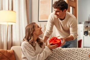 Qu’est-ce que le BPD Love Bombing ? Signes et comment y faire face