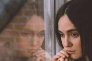 SSPT complexe dû à la violence psychologique : effets et effets Comment guérir