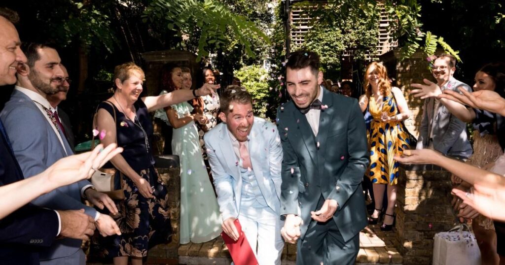 Nous sommes gays et rejetés le mariage homosexuel - c'était une manifestation