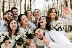 Quoi porter pour un mariage en tant qu'invitée mâle décontractée: décoder la tenue pour hommes