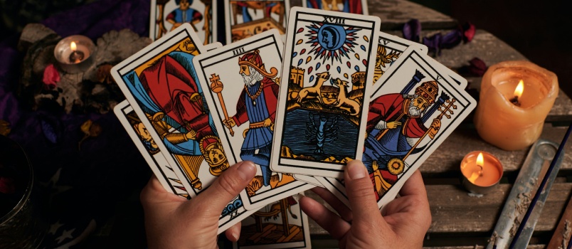 Fortune Teller Lire les cartes de tarot