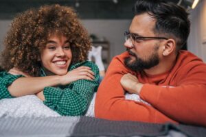 Les conversations après le sexe sont la partie la plus intime des stands d'une nuit