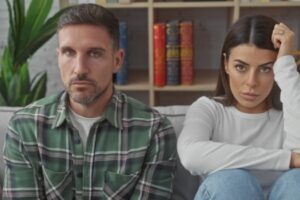 7 signes subtils de solitude chronique dans une relation