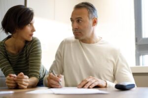 Ma femme a caché 5 000 £ dans un compte d'épargne secret – ai-je le droit d'être en colère?