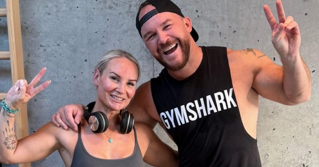 J'ai acheté des billets à mon petit ami pour une soirée échangiste à Noël – cela a sauvé notre relation