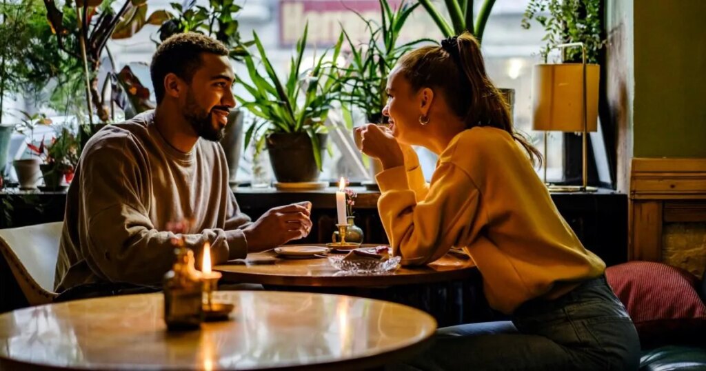 La « règle tacite » inoffensive que les hommes enfreignent lors de rendez-vous que les femmes détestent secrètement