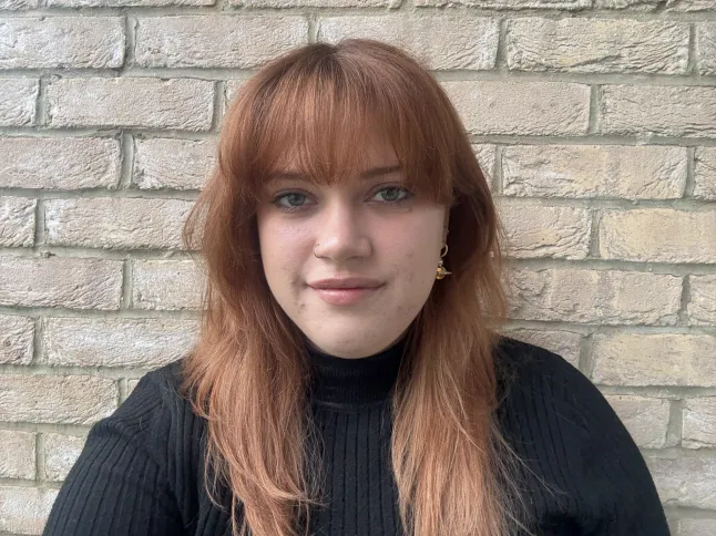 Molly Wilson - SHDIG : Mon rendez-vous était sur le point de prendre un appel professionnel alors que j'étais au lit derrière lui