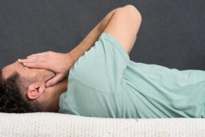 Nous étions sur le point de faire l&rsquo;amour – mais il ne pouvait pas s&rsquo;arrêter de pleurer