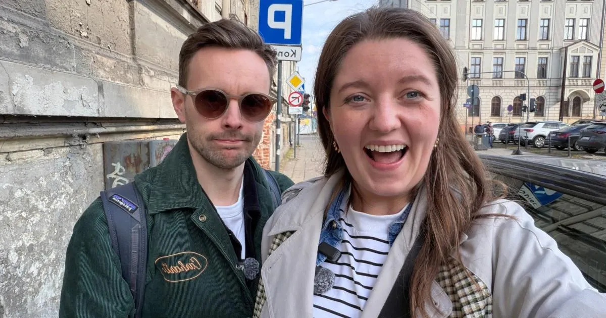 Mon partenaire était sceptique quant à nos vacances - un bandeau sur les yeux lui a fait changer d'avis