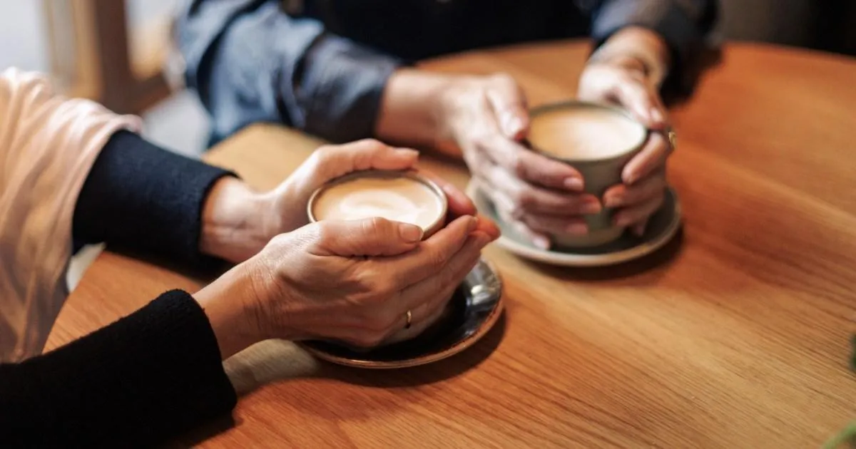 Elle était censée être la première femme avec qui j'ai couché - jusqu'à ce qu'elle prononce un nom