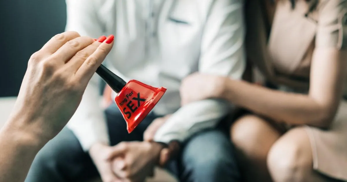 Je suis une travailleuse du sexe et les couples mariés continuent de me réserver – c'est ce qu'ils demandent