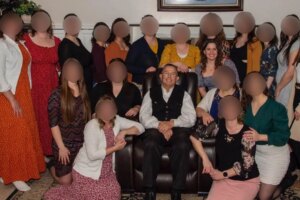 J&rsquo;ai grandi dans une secte polygame avec 44 frères et sœurs et plusieurs épouses