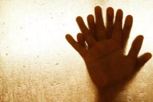 J&rsquo;ai sauté sous la douche avec mon rendez-vous – puis il a commencé à faire pipi