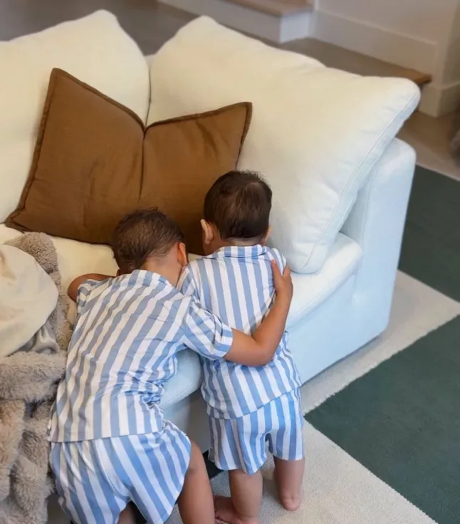 Les enfants de Sasha, Zayn et Leon. // Une mère a eu un deuxième enfant avec son ex-partenaire pour pouvoir donner un frère ou une sœur à son fils et dit que c'était le "meilleure décision" car il y avait ???trop d'incertitudes??? dans la recherche d'un nouveau partenaire. Sasha Goreshtein, 38 ans, s'est séparée de son ancien partenaire, 37 ans, lorsque leur fils de trois ans, Zayn, était un enfant en bas âge. Mais ils sont restés dans la vie l’un de l’autre et ont discuté d’avoir un autre enfant ensemble lors de vacances en famille en Grèce. Sasha dit que c'était 