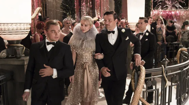 Usage éditorial uniquement. Aucune utilisation de couverture de livre. Leonardo Dicaprio, Carey Mulligan, Joel Edgerton, Tobey Maguire dans Gatsby le Magnifique - 2013 Réalisateur : Baz Luhrmann