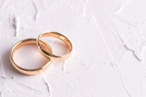 Pas de bague ? Pas de problème, le gouvernement propose de nouvelles règles pour les couples non mariés