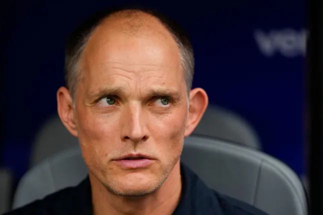 Thomas Tuchel, entraîneur-chef de l'Angleterre, observe le match de quart de finale de la Coupe du Monde de la FIFA 2026 entre la Norvège et l'Angleterre au Miami Stadium le 11 juillet 2026 à Miami Gardens, aux États-Unis.