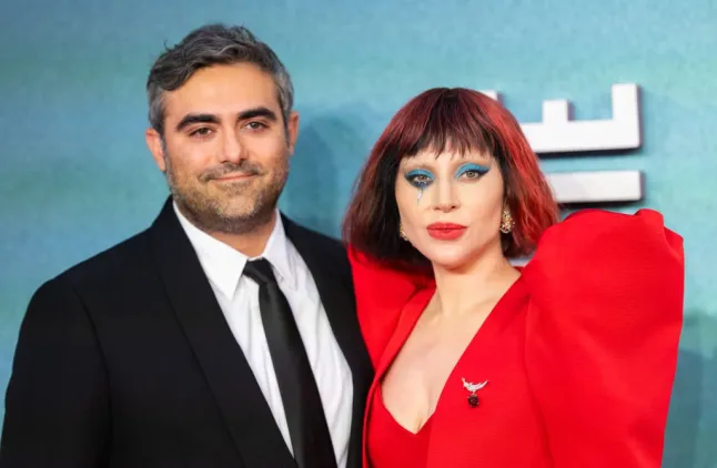 LONDRES, ANGLETERRE - 25 SEPTEMBRE : Lady Gaga et Michael Polansky assistent à la première britannique de 